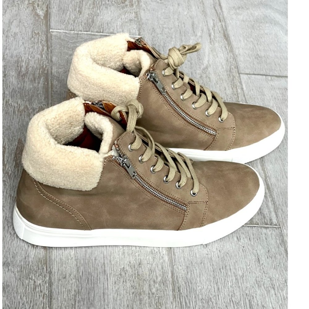 DV by Dolce Vita Annabel Sherpa High Top Sneaker  Size: 9.5